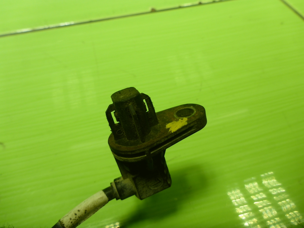 Датчик ABS передний левый