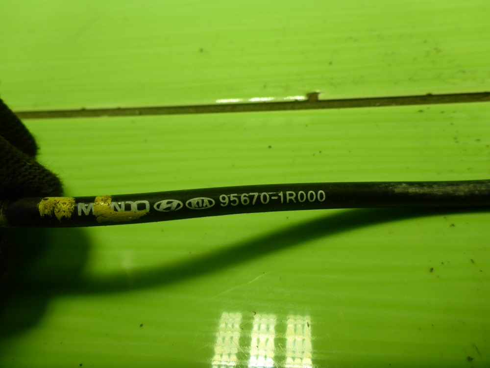 Датчик ABS передний левый