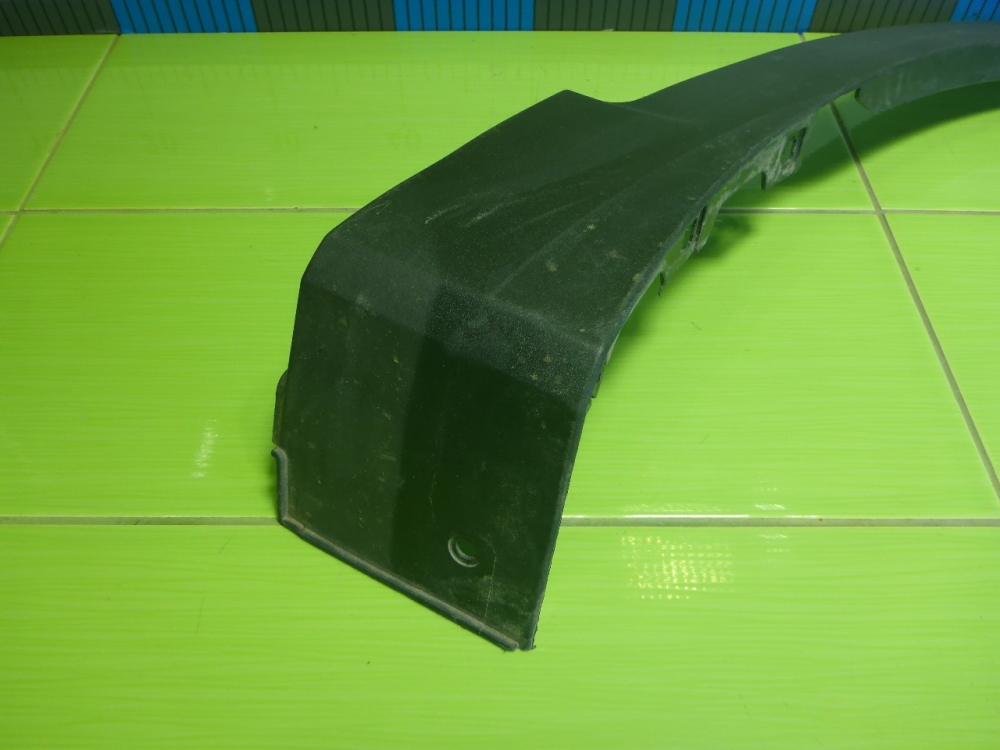 Накладка переднего крыла правого