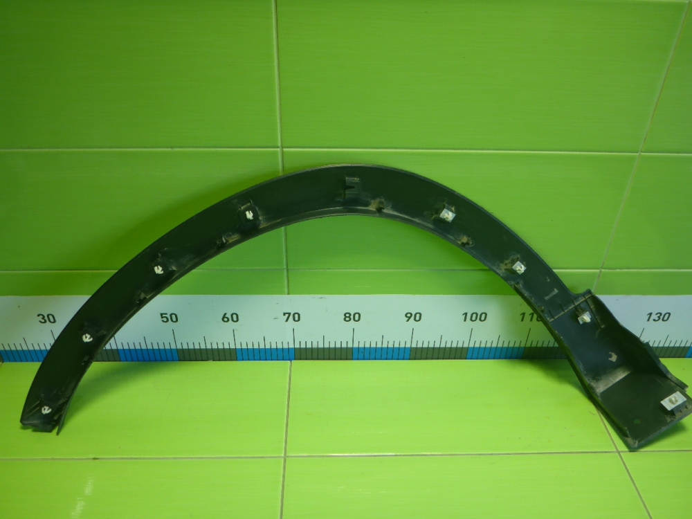 Накладка переднего крыла правого