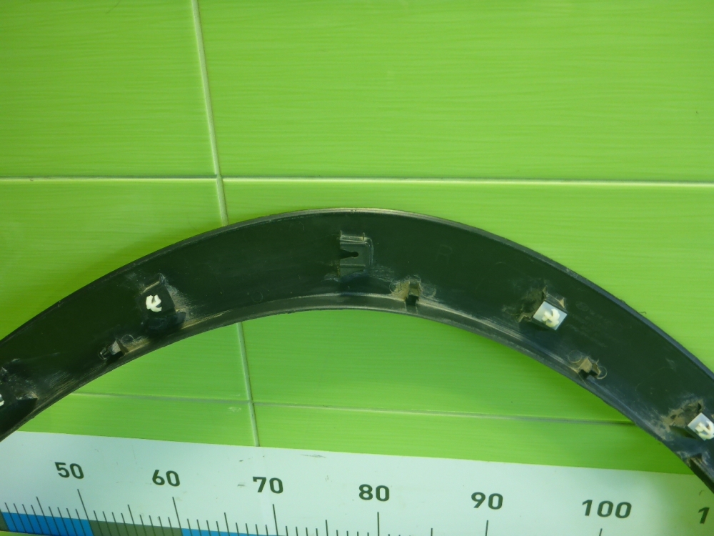 Накладка переднего крыла правого