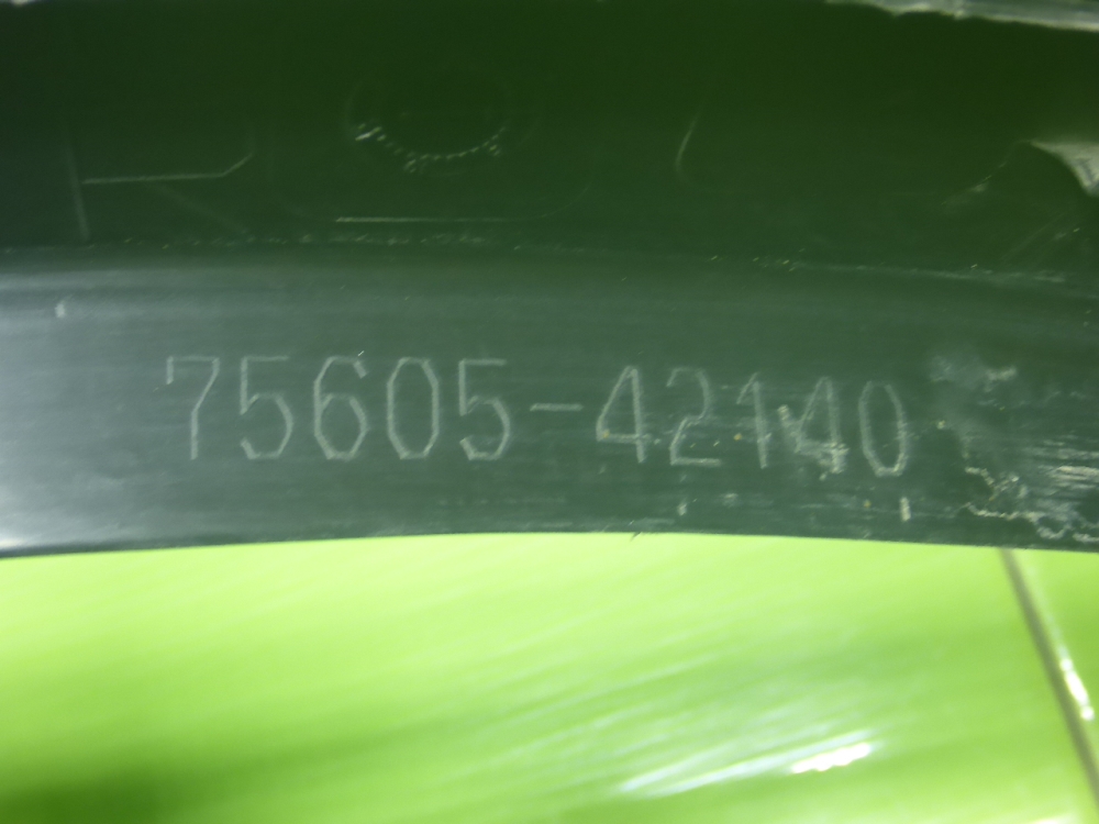 Накладка заднего крыла правого