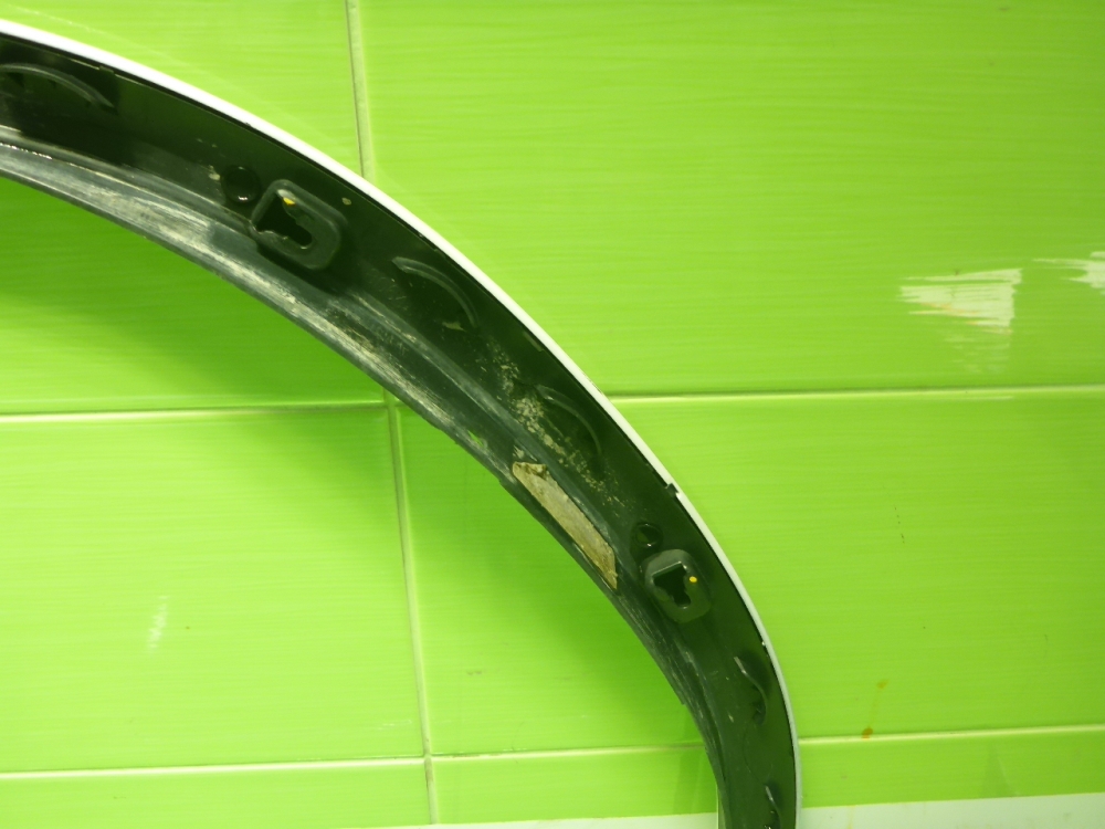 Накладка переднего крыла правого