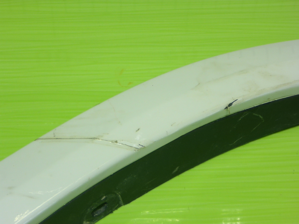 Накладка переднего крыла правого