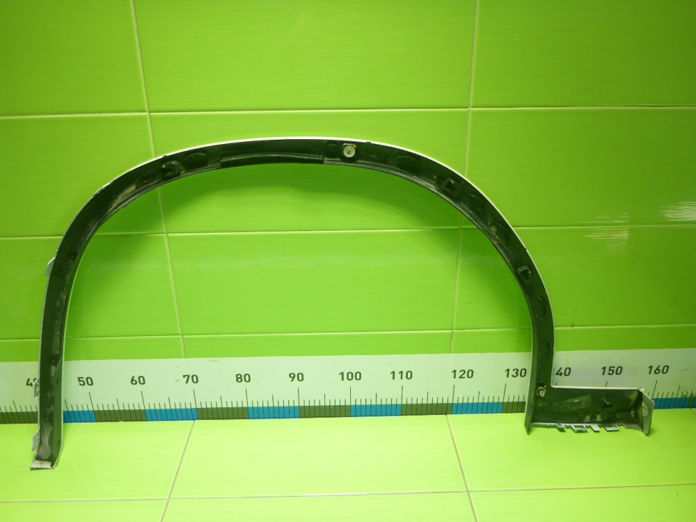 Накладка переднего крыла правого