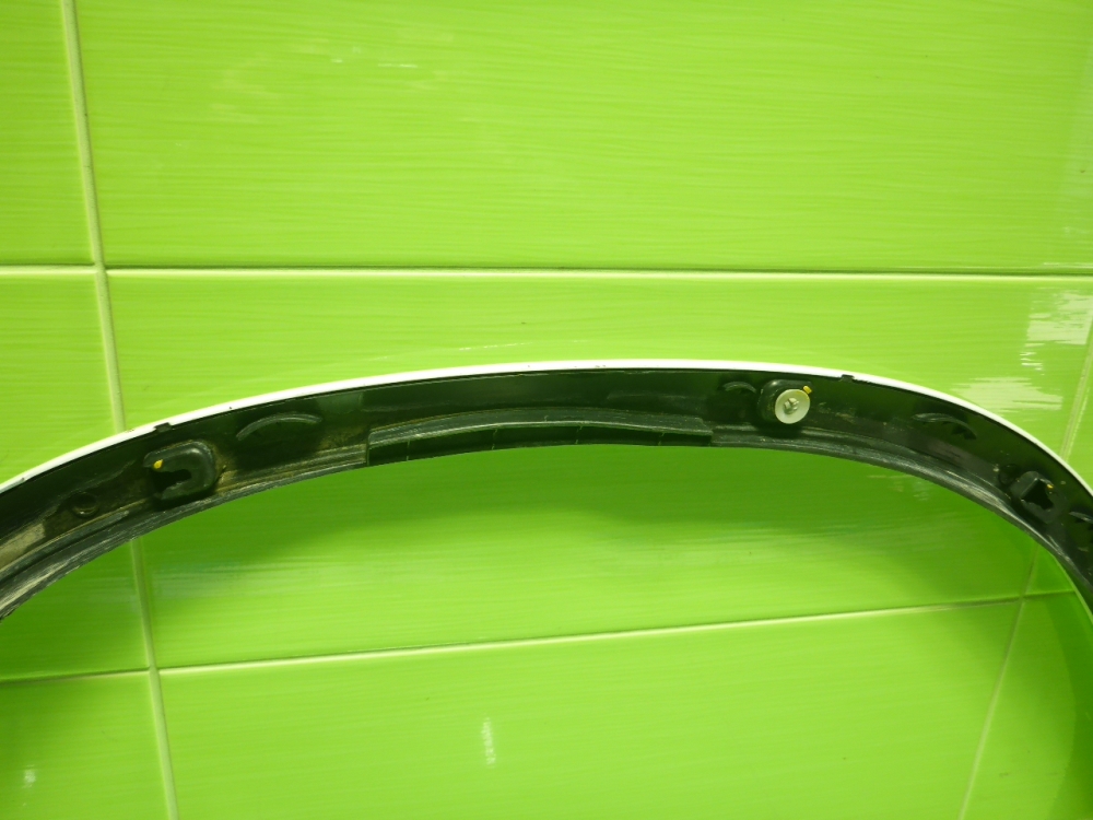 Накладка переднего крыла правого