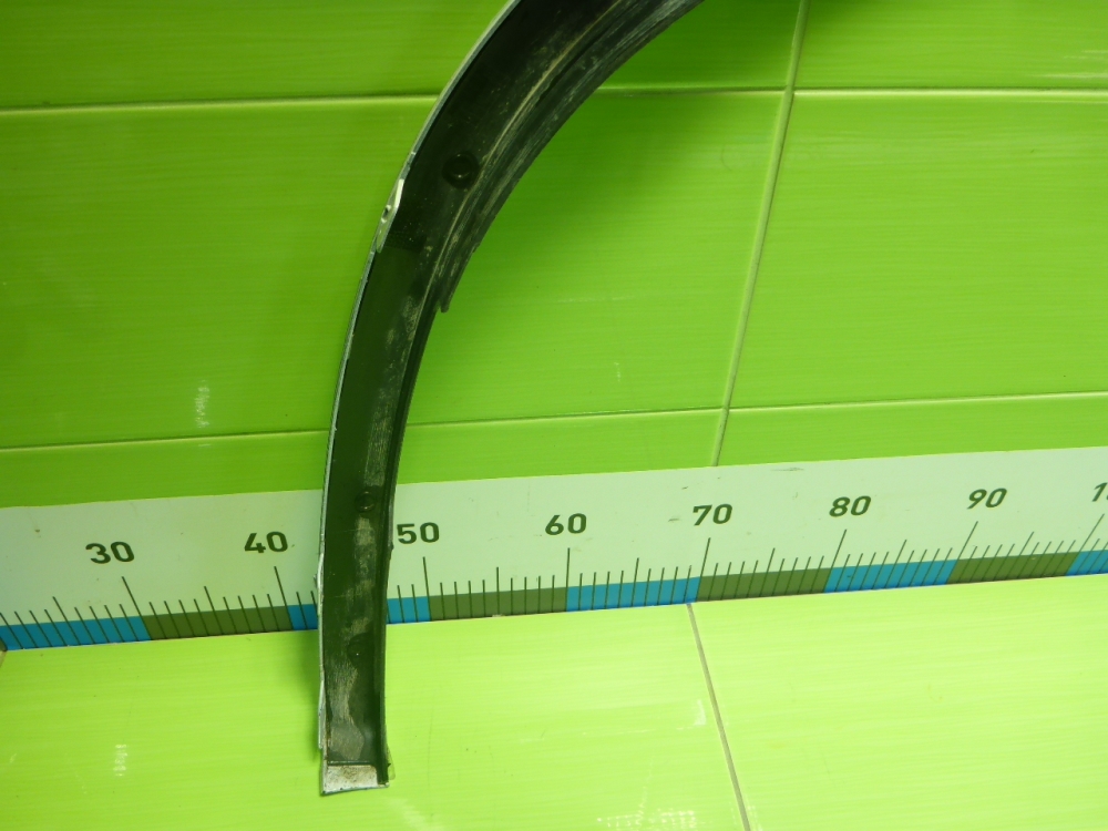 Накладка переднего крыла правого