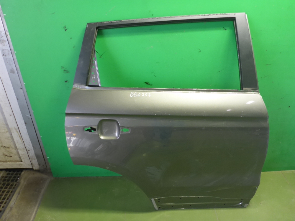 Дверь задняя правая