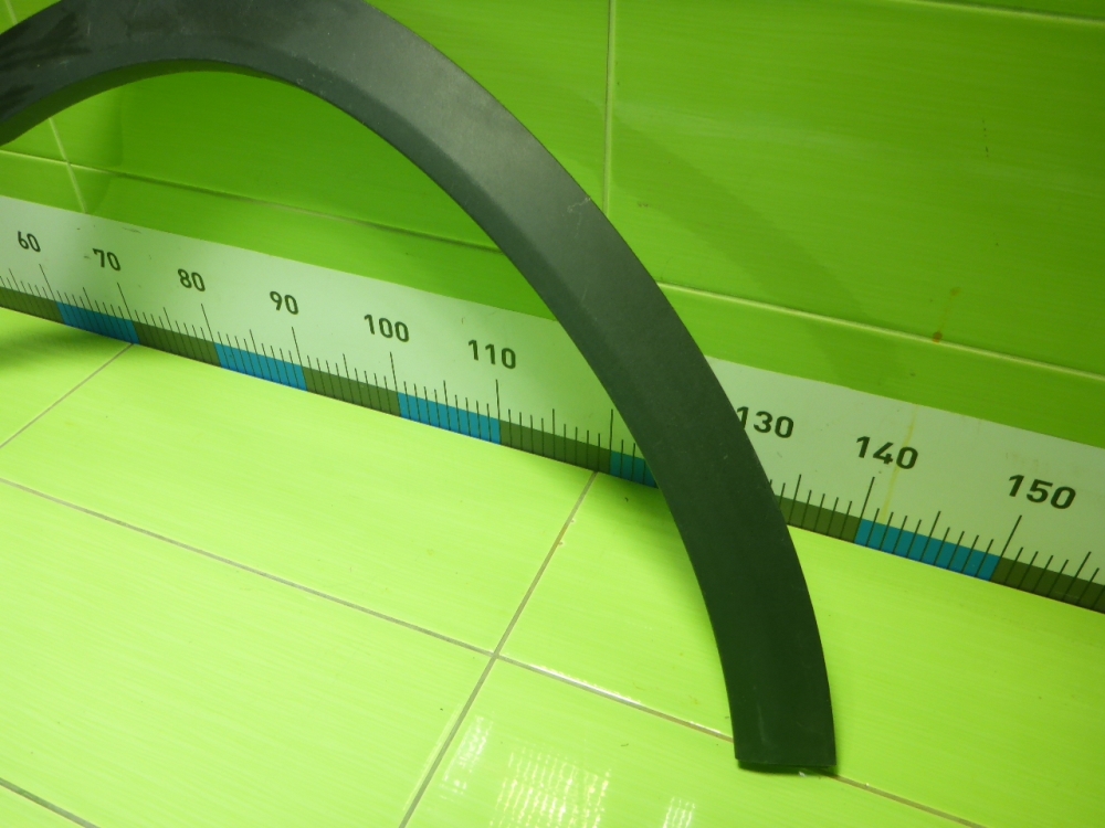 Накладка переднего крыла правого