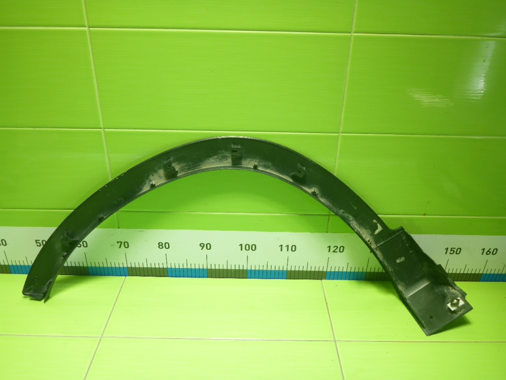 Накладка переднего крыла правого