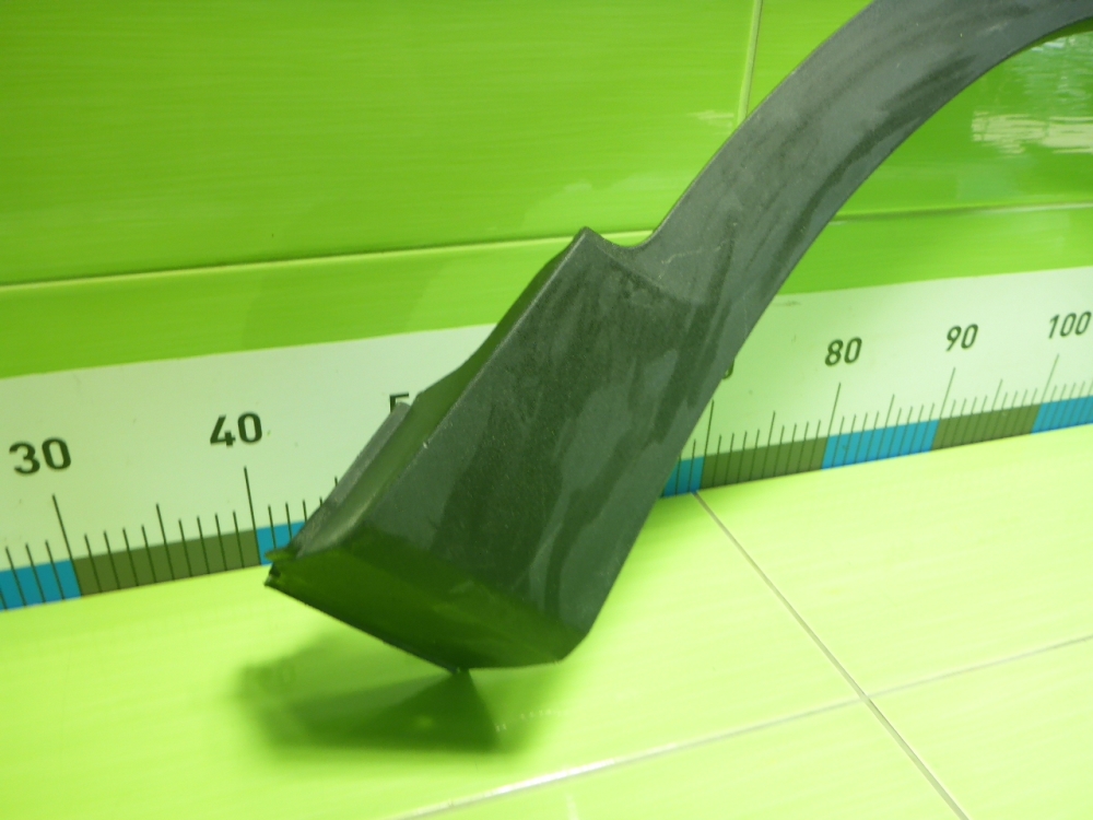 Накладка переднего крыла правого