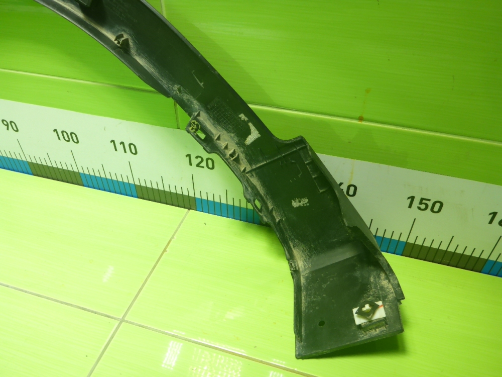 Накладка переднего крыла правого