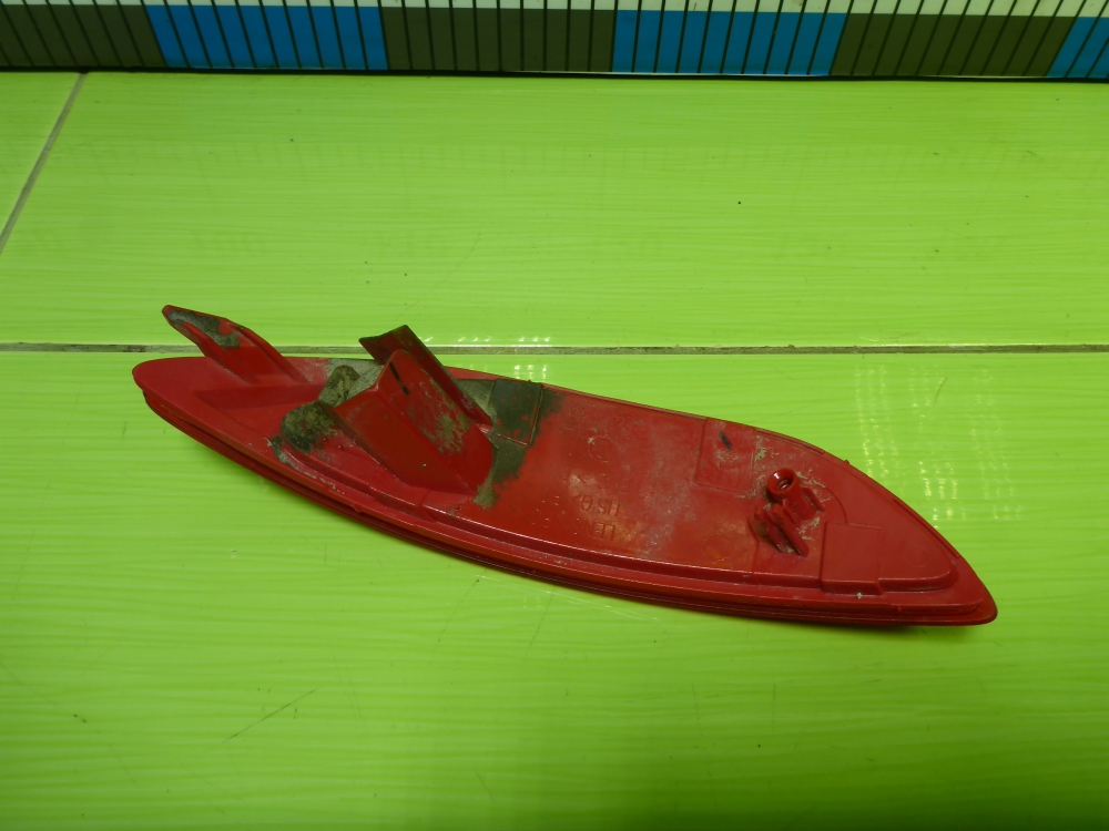 Отражатель в бампер задний левый