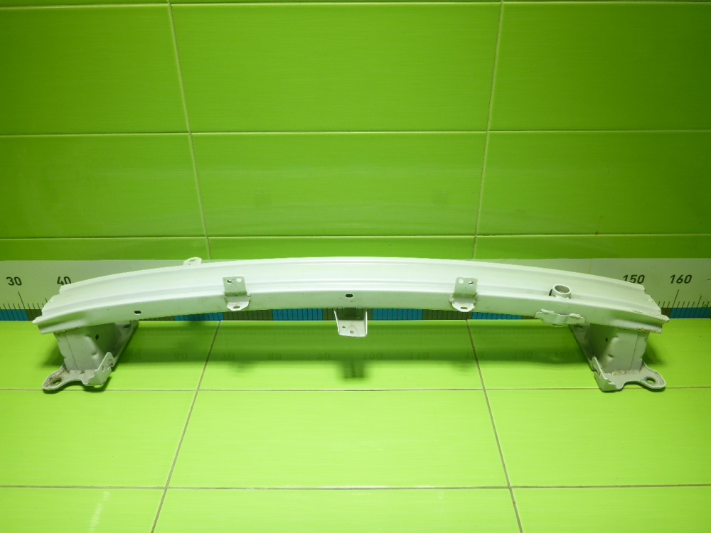 Усилитель переднего бампера