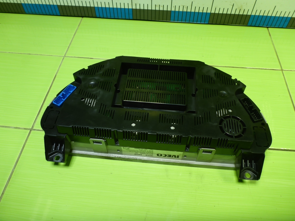 Панель приборов