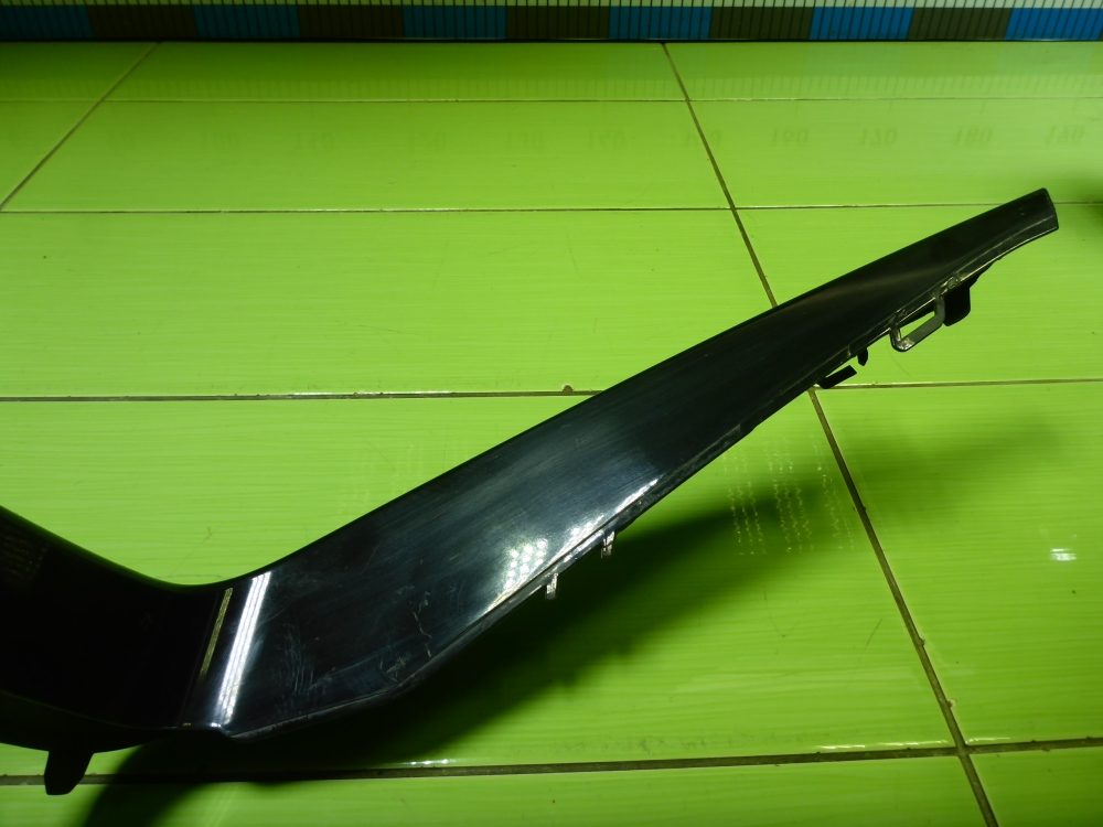 Накладка переднего бампера правая