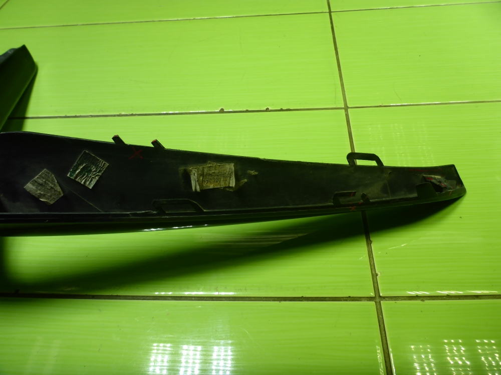 Накладка переднего бампера правая