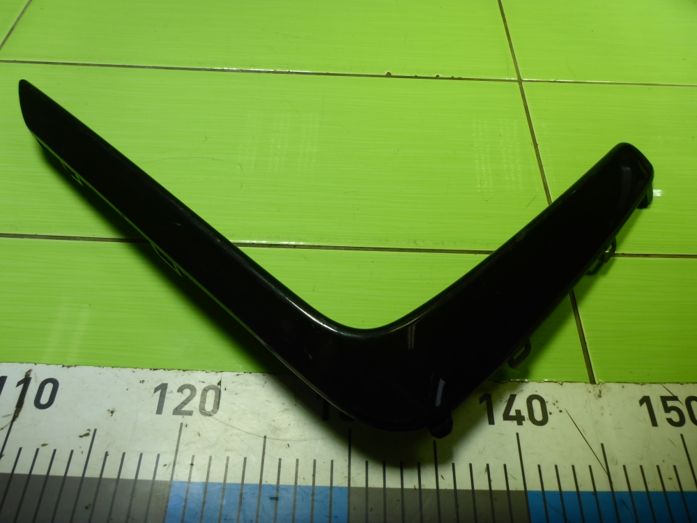 Накладка переднего бампера правая