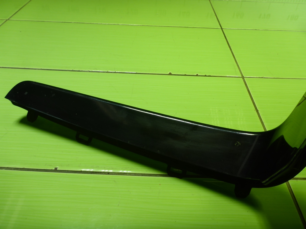 Накладка переднего бампера правая