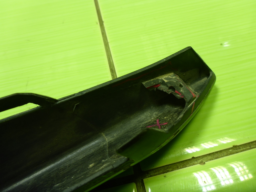 Накладка переднего бампера правая