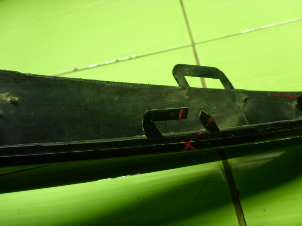 Накладка переднего бампера правая