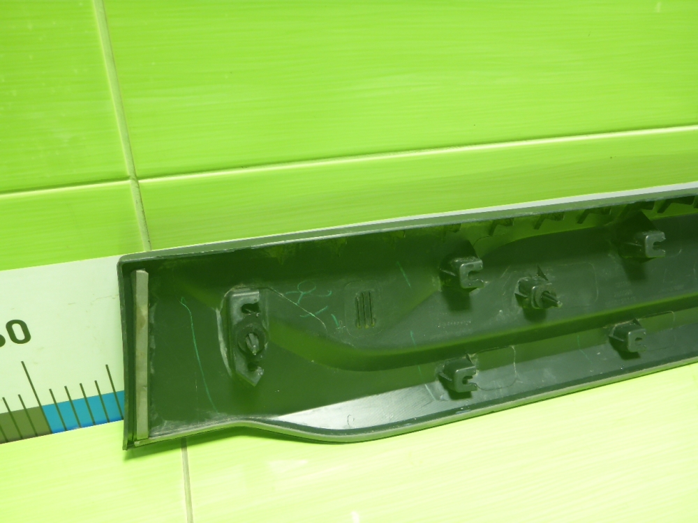 Накладка двери задней правой