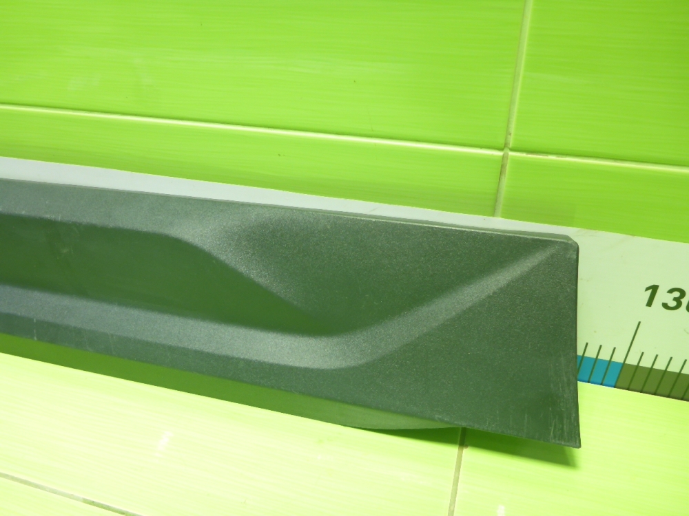 Накладка двери задней правой