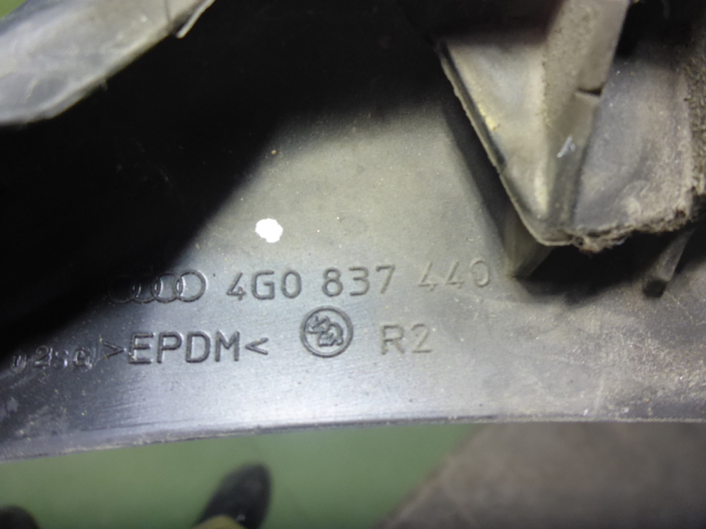 Уплотнитель стекла двери