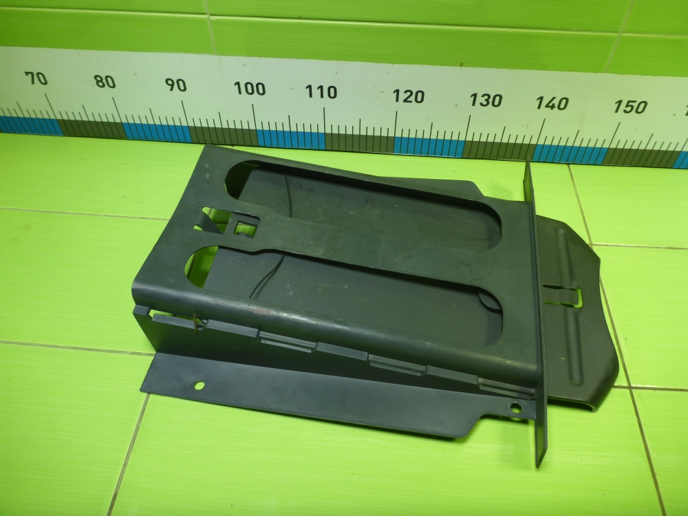 Крышка бардачка