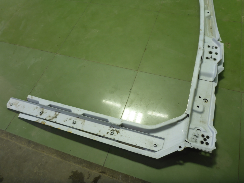 Кузовной элемент