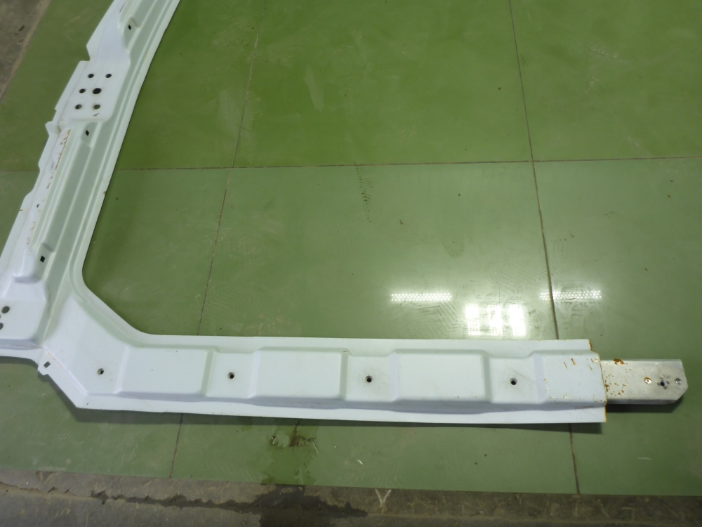 Кузовной элемент