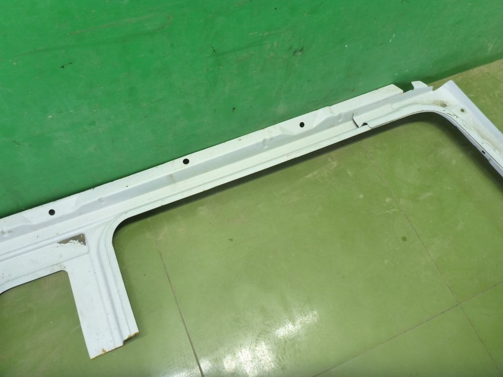 Кузовной элемент