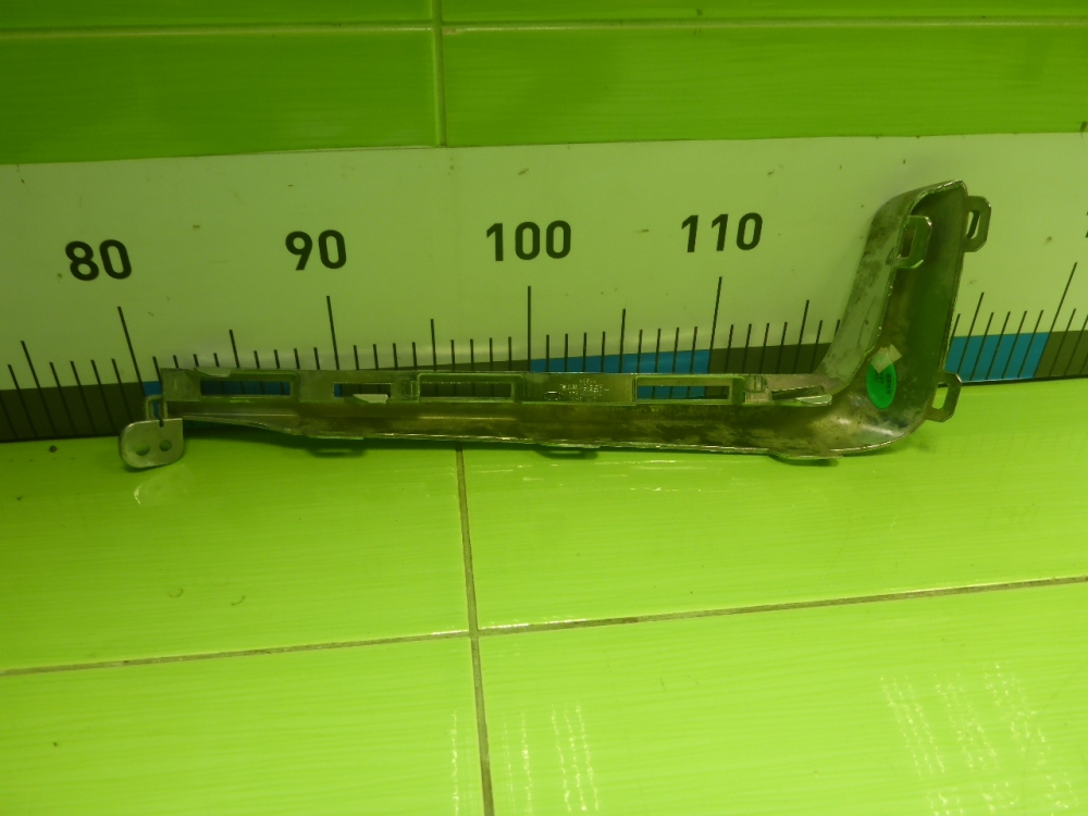 Накладка переднего бампера левая