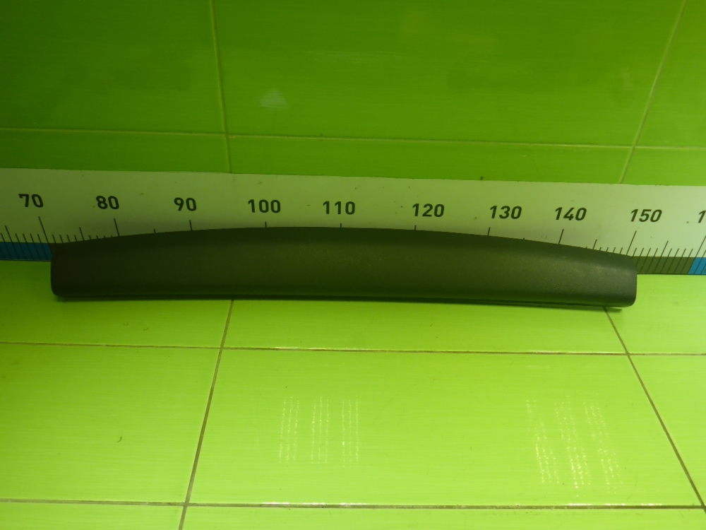 Обшивка двери багажника