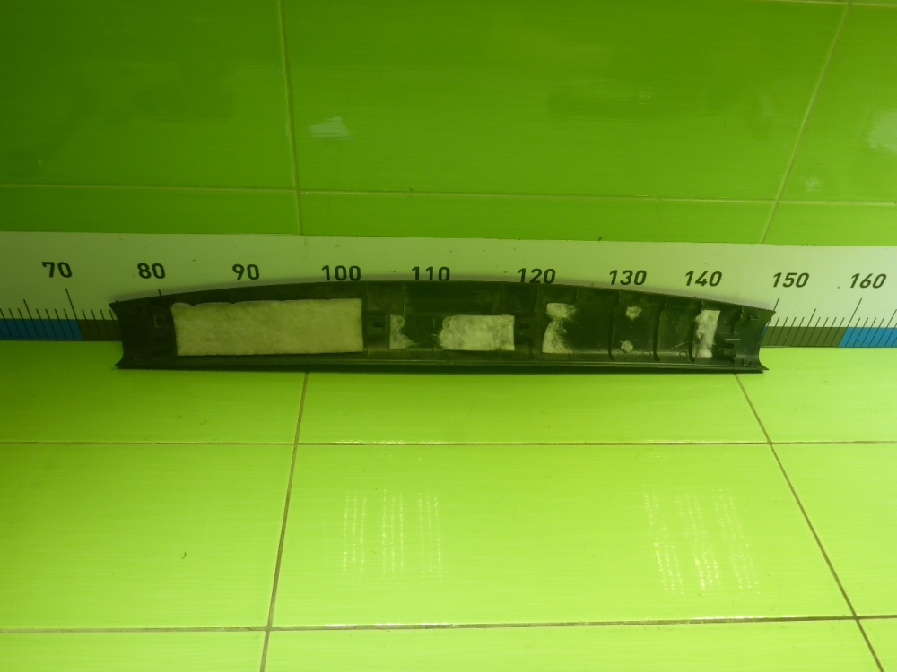 Обшивка двери багажника