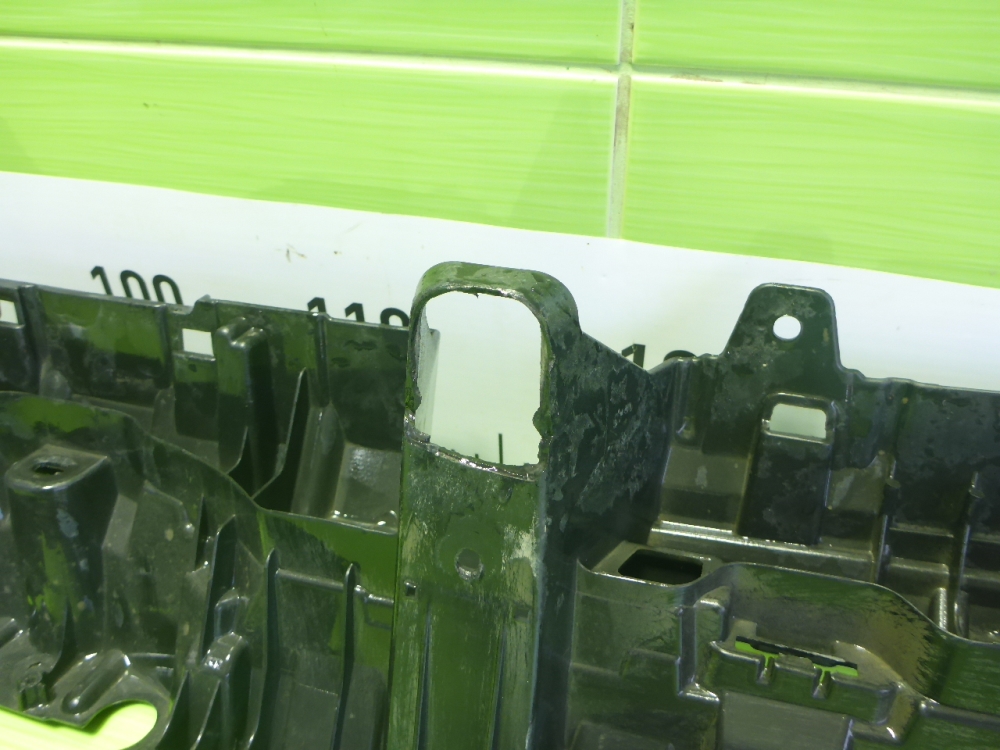 Кронштейн переднего бампера