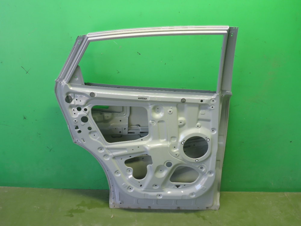 Дверь задняя левая