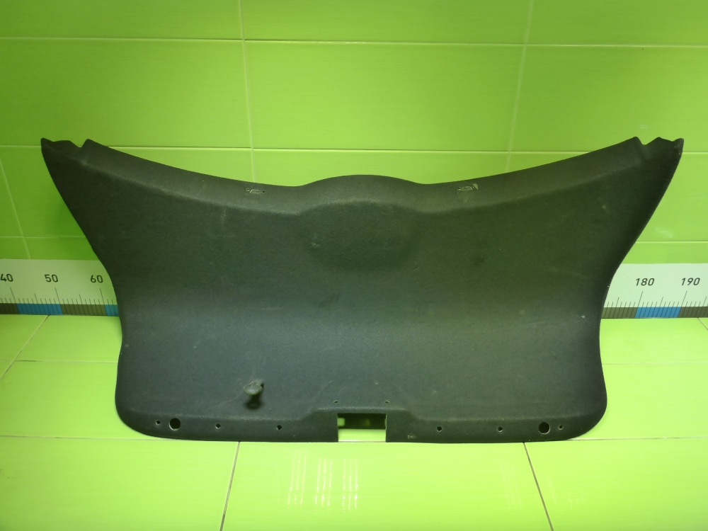 Обшивка двери багажника