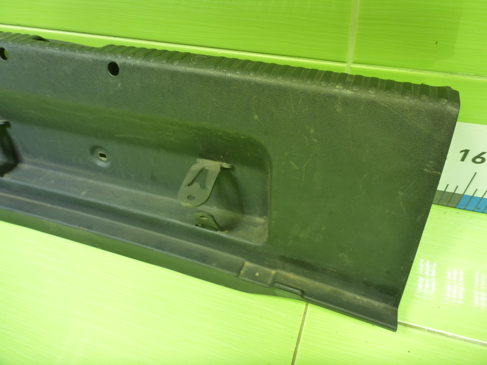 Обшивка багажника