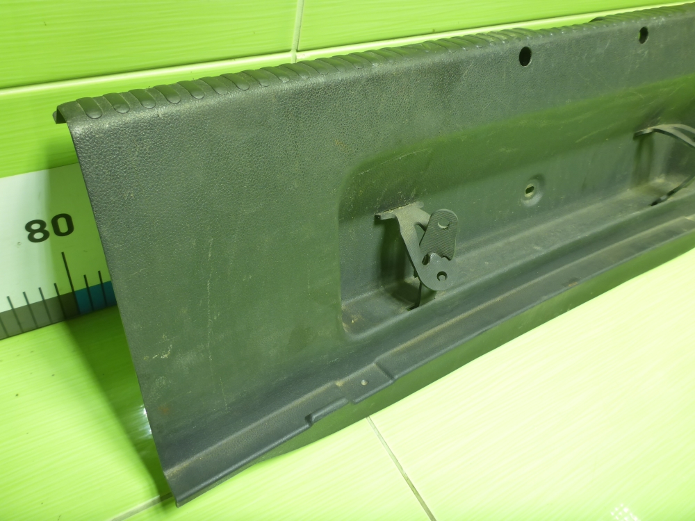 Обшивка багажника