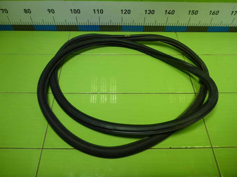 Уплотнитель двери