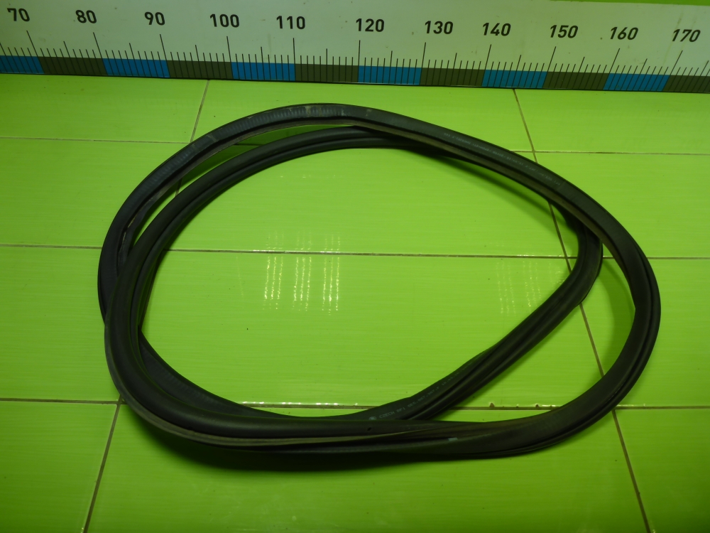 Уплотнитель двери