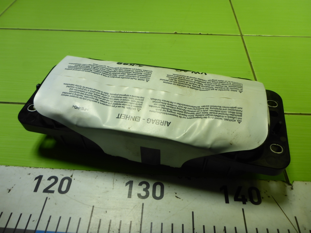 Подушка безопасности пассажирская (в торпедо)