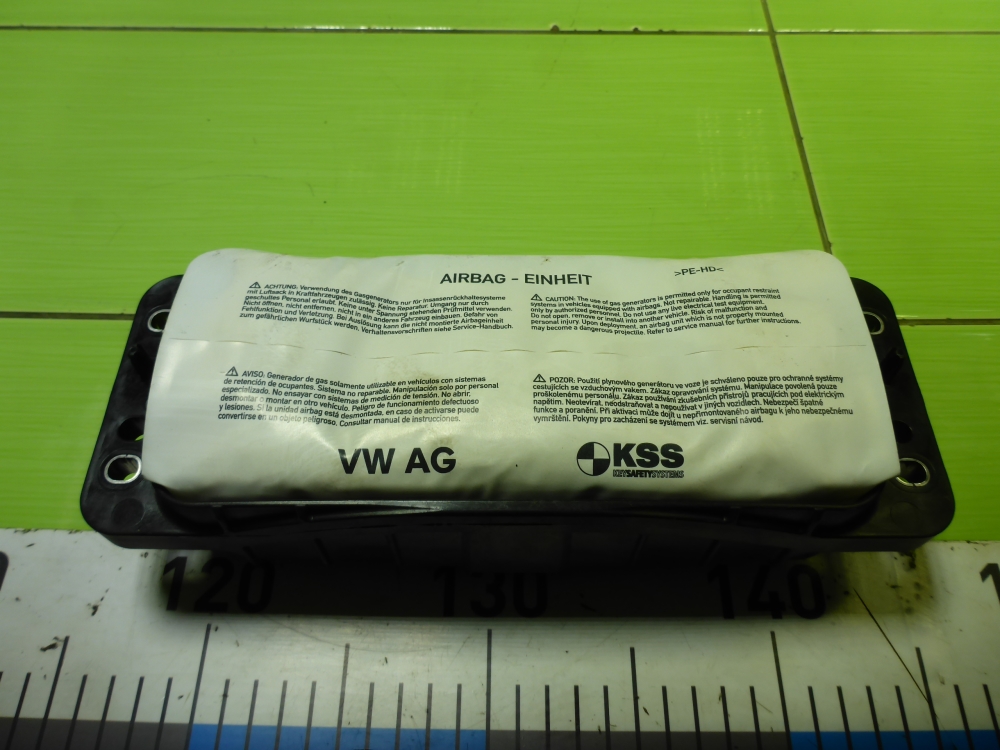 Подушка безопасности пассажирская (в торпедо)