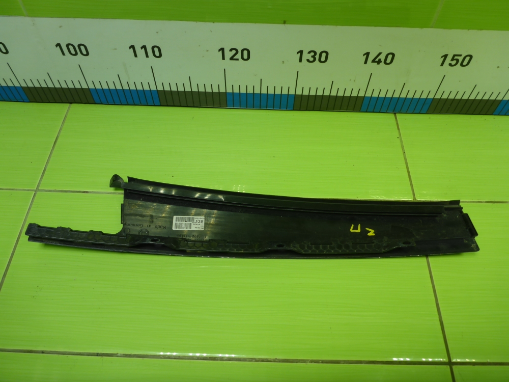 Накладка двери задней правой