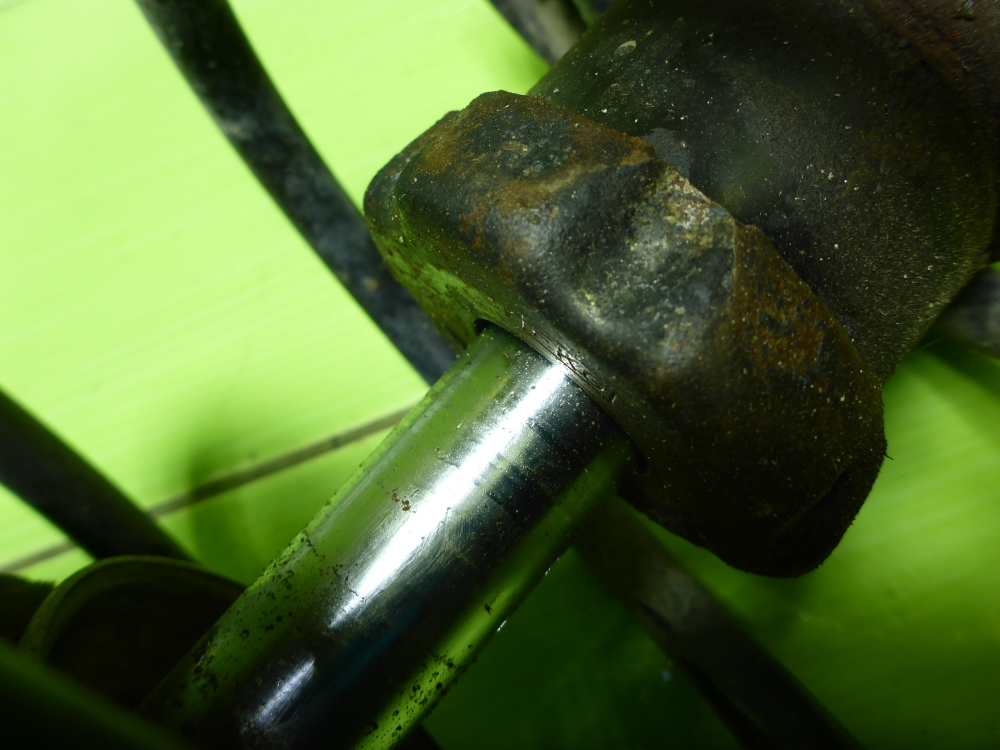 Амортизатор передний