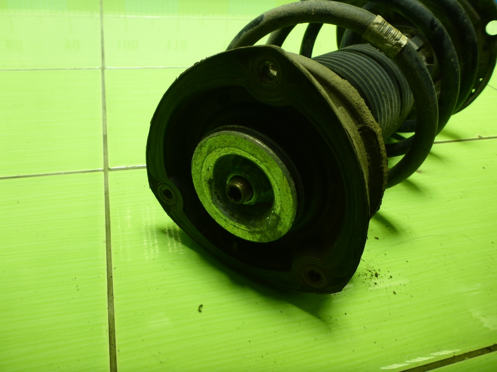 Амортизатор передний