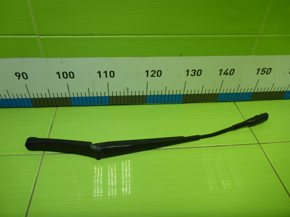 Поводок стеклоочистителя передний левый