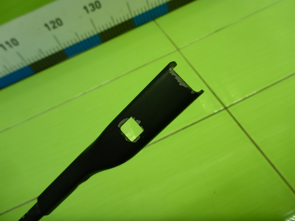 Поводок стеклоочистителя передний левый