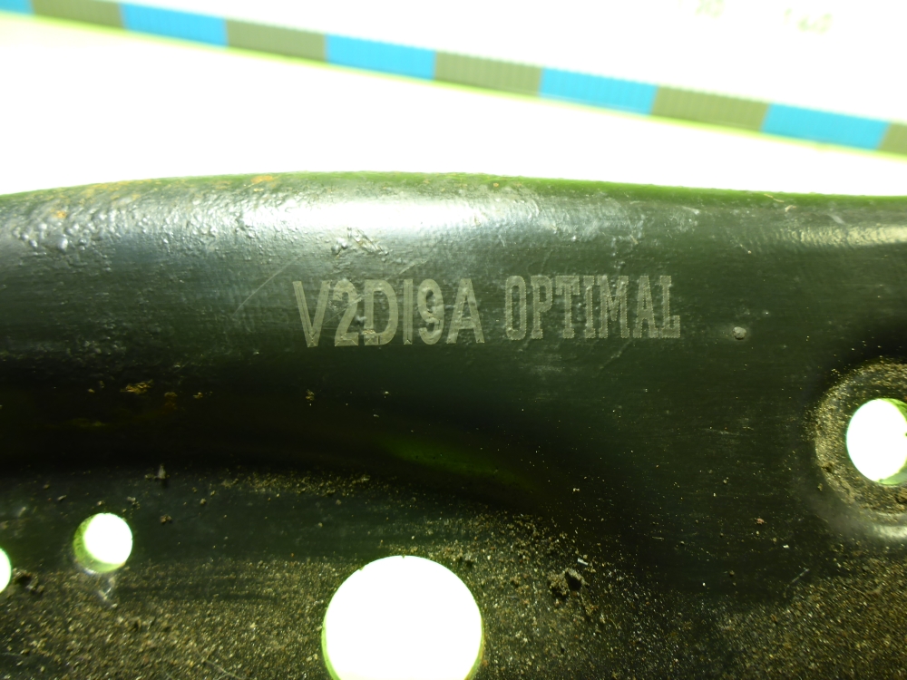 Рычаг передний левый